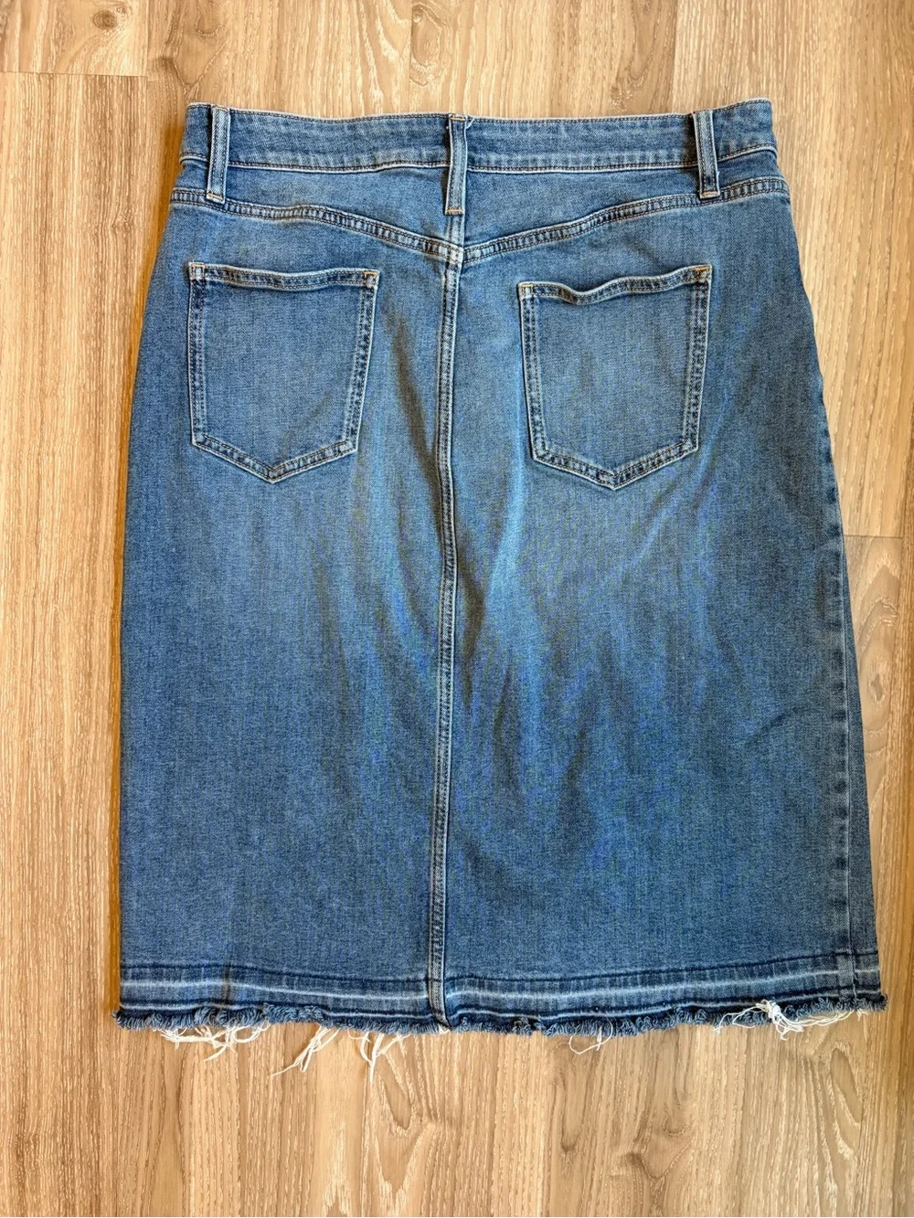 Simply Vera Vera Wang Denim Midi Skirt Button Front Size 14 Raw Hem